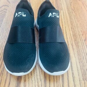 APL Black and White tech loom bliss